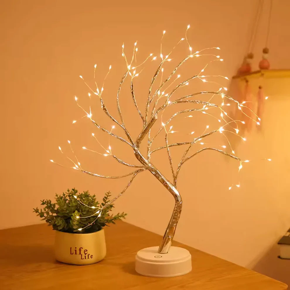 Elara – Lichterbaum Lampe mit Feenlichtern